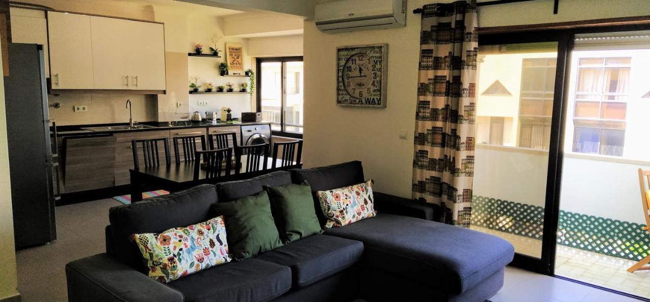 Large Apartment Near The Beach And Lisbon Кошта-да-Капарика Экстерьер фото