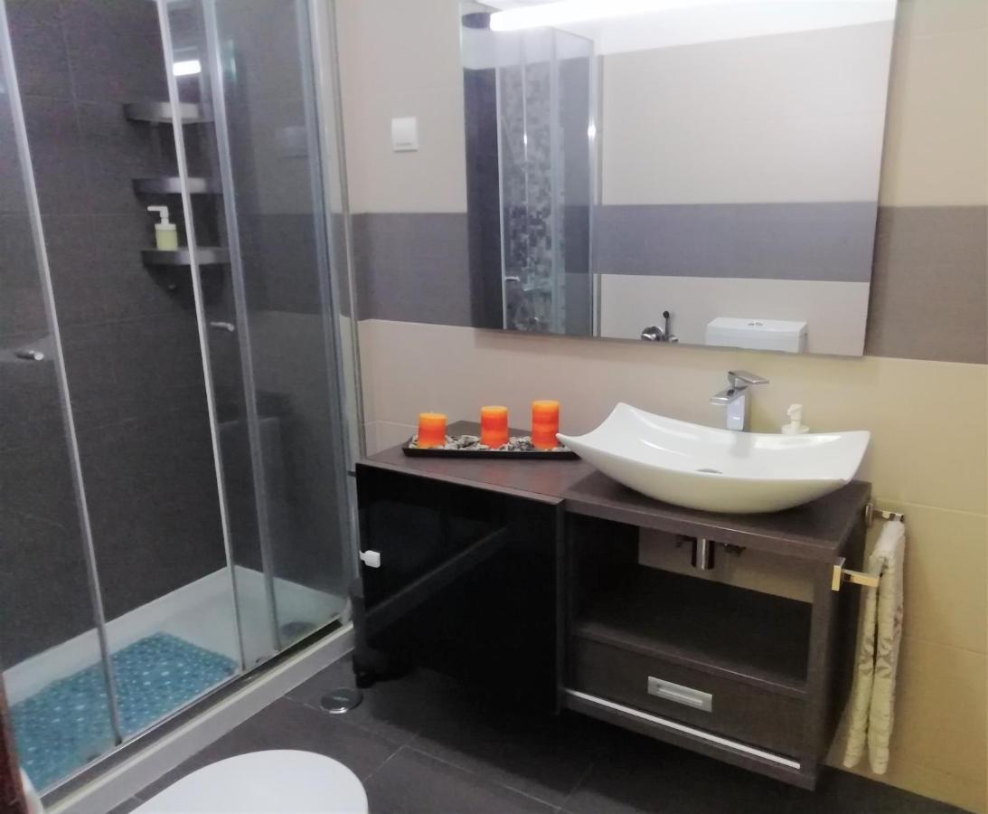 Large Apartment Near The Beach And Lisbon Кошта-да-Капарика Экстерьер фото